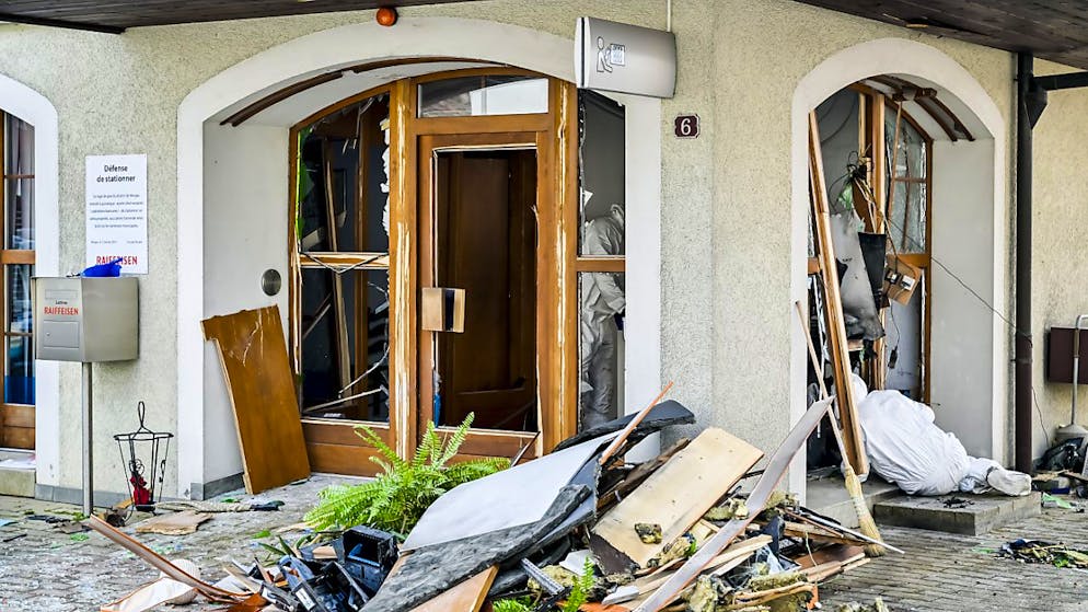 Bankomat-Sprengungen verursachen oft sehr grosse Schäden an den Gebäuden. (Archivbild)