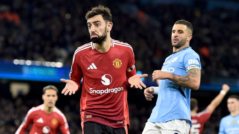 Bruno Fernandes und Manchester United gewinnen das Derby gegen City 2:1.
