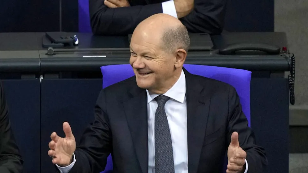 Il cancelliere tedesco Olaf Scholz ha perso la fiducia del Bundestag.