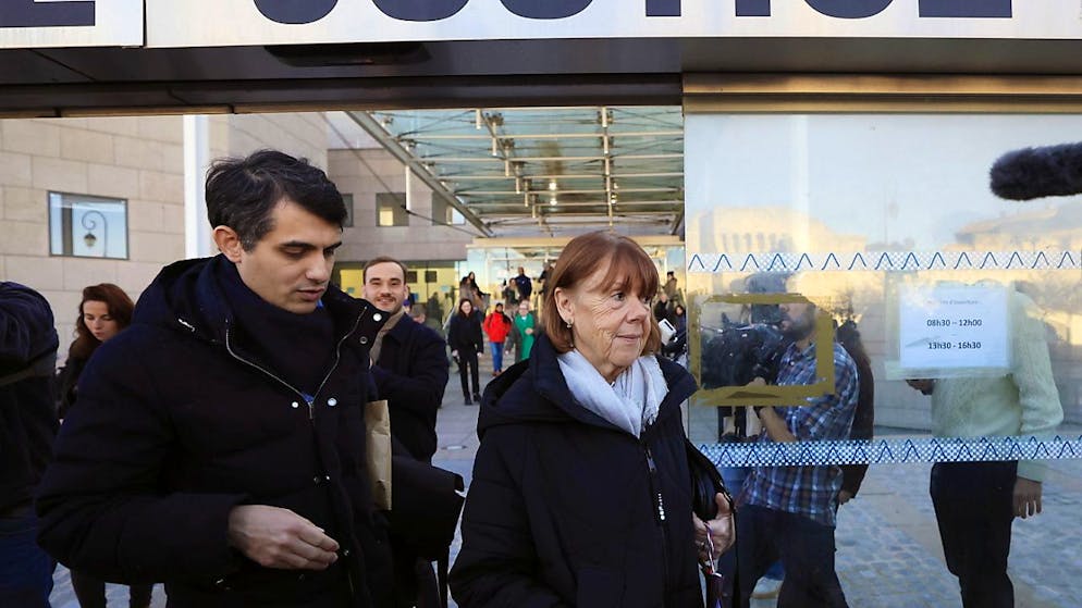 Stupri di Mazan. Il marito di Gisèle Pelicot chiede il perdono: «Mi pento di quello che ho fatto»