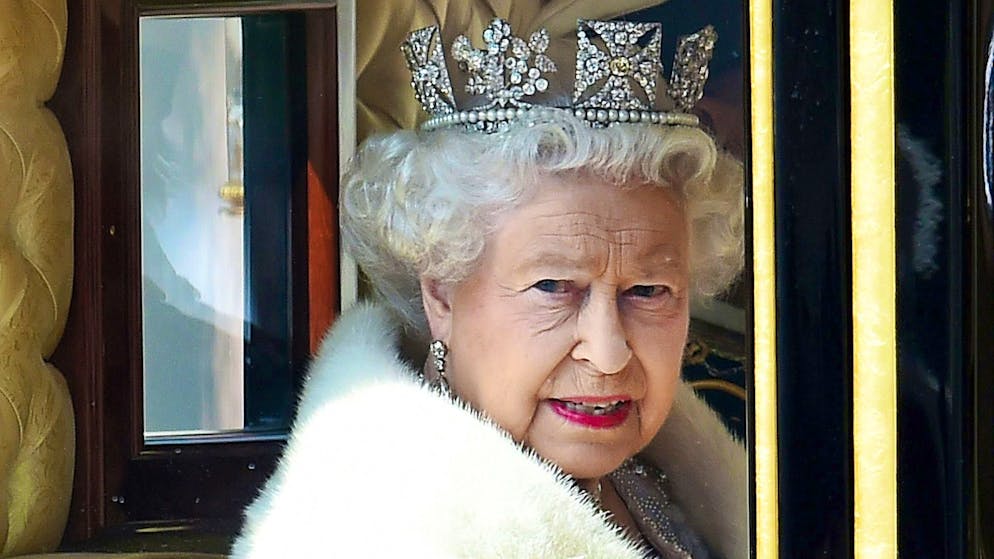 A monument to Queen Elizabeth II is to be erected in London. The cost is 52 million francs.