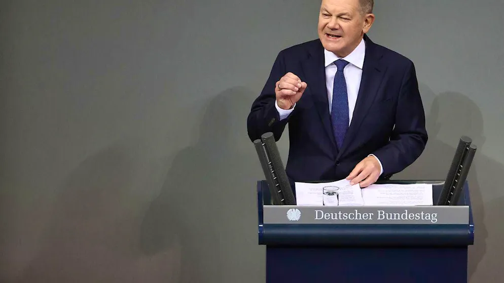 Federal Chancellor Olaf Scholz (SPD) speaks about his vote of confidence. After the end of the "traffic light" coalition, Chancellor Scholz asks the Bundestag for a vote of confidence in order to bring about a new election on February 23, 2025. Photo: Christoph Soeder/dpa