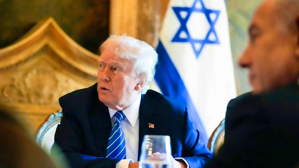 ARCHIVE - US President-elect Donald Trump (l) meets Israeli Prime Minister Benjamin Netanyahu at his Mar-a-Lago estate. Photo: Alex Brandon/AP/dpa