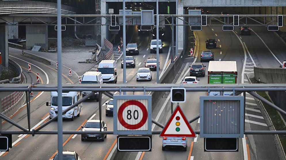 Die automatisierte Fahrzeugfahndung könnte beispielsweise die St. Galler Stadtautobahn überwachen. Vorläufig fehlen dafür aber die gesetzlichen Grundlagen. (Archivbild)