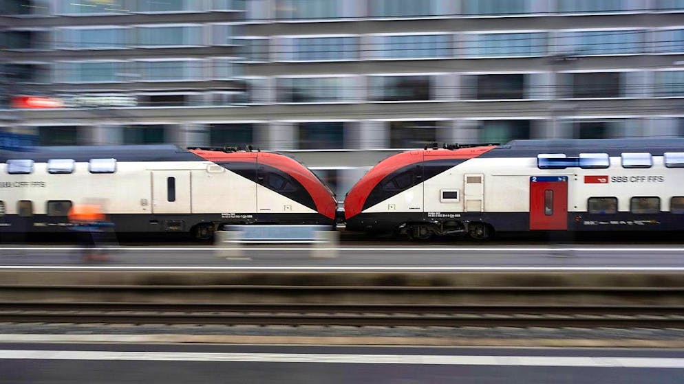 The S-Bahn trains in the Zurich region are at a standstill. Rail traffic is paralyzed due to an incident at Zurich-Altstetten station. (symbolic image)