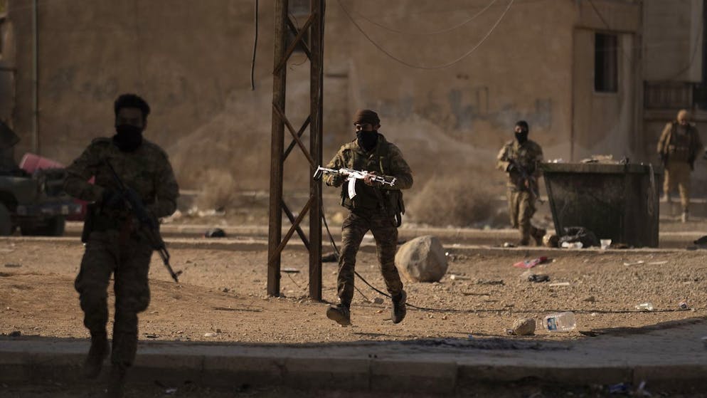 Syrische Kämpfer in einem Vorort von Damaskus. (15. Dezember 2024) 