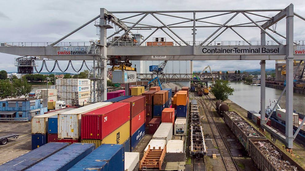 Die Ökonomen der KOF und des Seco haben ihre BIP-Prognosen für die Schweiz für 2025 leicht gesenkt. Sorgen bereitet unter anderem die unsichere Wirtschaftslage im Ausland, etwa in Deutschland oder Frankreich.(Symbolbild)