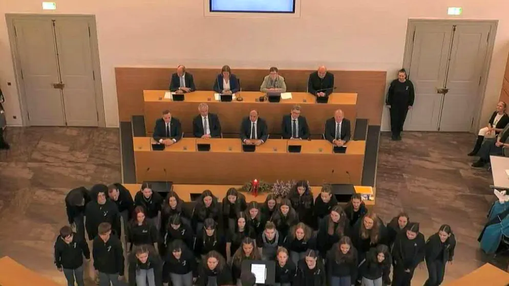 Der Jugendchor Seetal sang zum Abschluss der Legislaturperiode des Grossen Rates und des Regierungsrats. (Screenshot)