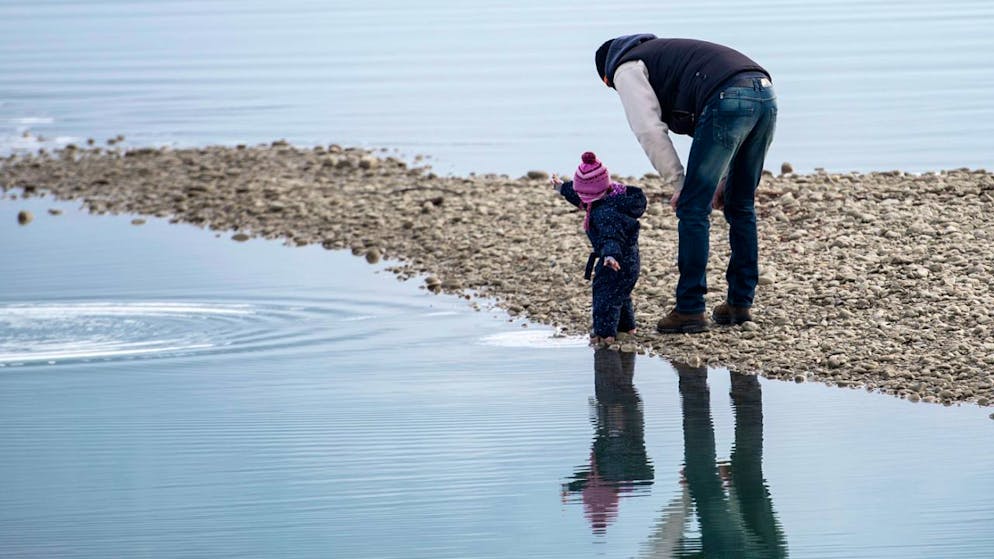 Wenn Väter nicht da sind, dann entsteht eine Leerstelle. Sei es, dass der Vater gestorben oder in seiner Anwesenheit abwesend ist. Auffällig viele Autorinnen und Autoren aus der Schweiz verarbeiten eine solches Fehlen literarisch. (Archivbild)