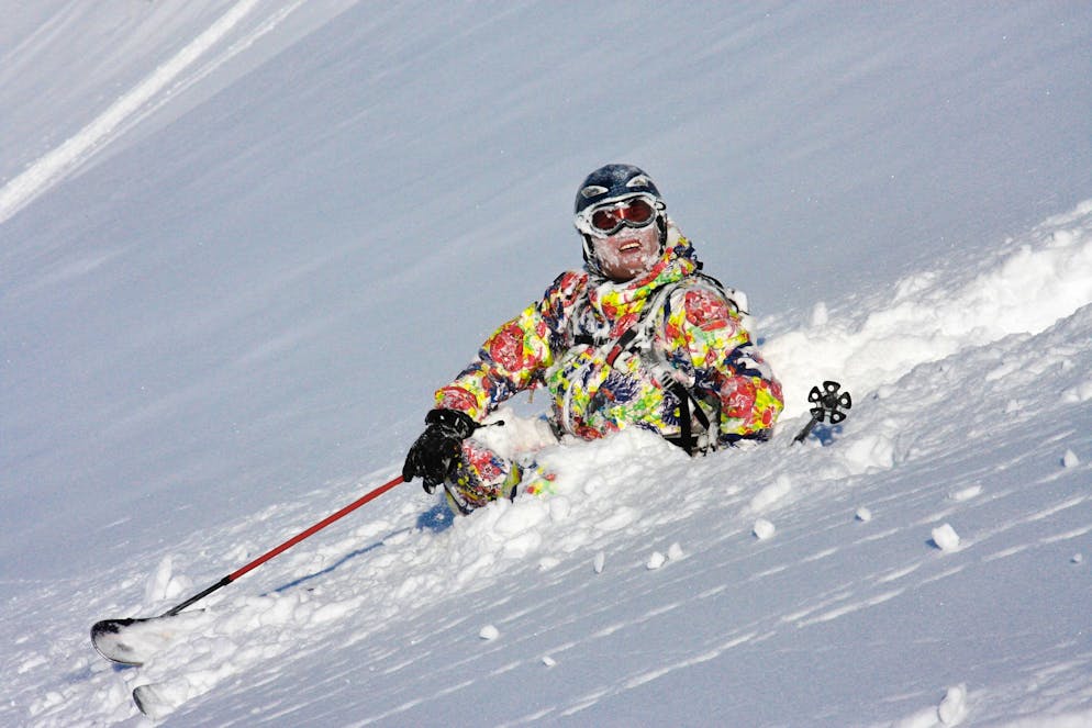 Le bas du corps, notamment les genoux, est particulièrement mis à mal dans les accidents de ski. (image d'illustration)