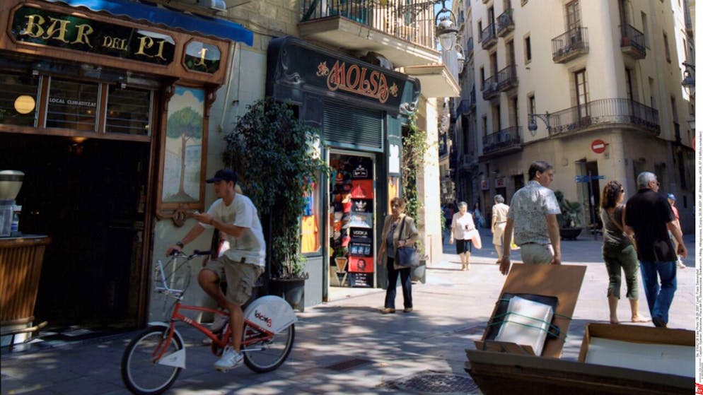 Barcelona zieht nach Schätzungen der Stadtverwaltung täglich durchschnittlich 170'000 Besucher an. (Archivbild)