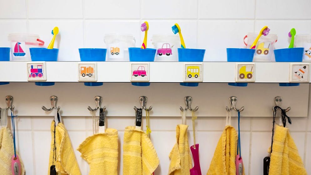 Nach einem Rekurs kann die überarbeitete Verordnung Kinderbetreuung der Stadt Zürich nicht wie geplant auf 1. Januar 2025 in Kraft treten. (Symbolbild)