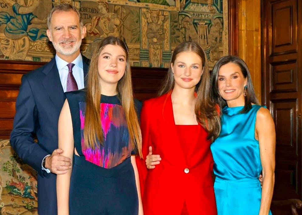 A previously unpublished photo of the Spanish royal family adorns this year's royal Christmas card.