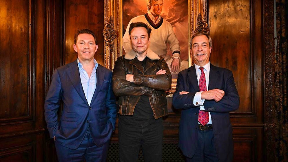 Nigel Farage (right) and his party's treasurer, Nick Candy (left), met with tech mogul and Trump ally Elon Musk at Donald Trump's Florida estate.
