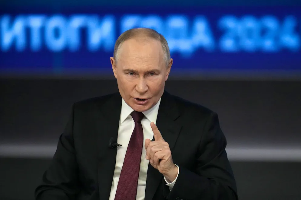 Vladimir Putin ha parlato nella consueta conferenza stampa fiume di fine anno. Una kermesse di quattro ore e mezza in cui ha risposto a 76 domande dei giornalisti e dei cittadini.