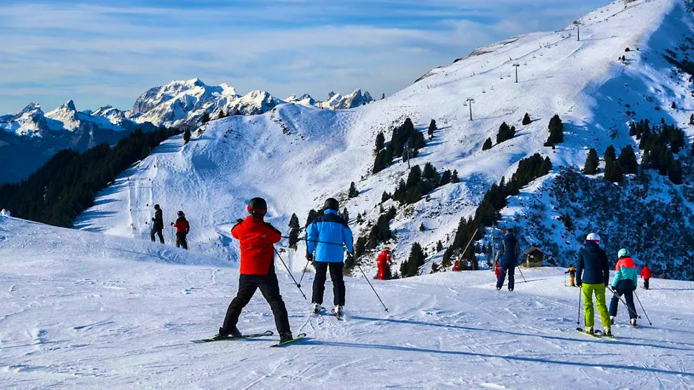 A week of skiing in the upcoming sports vacations will once again be more expensive than in the previous year. The average prices for fun on the slopes in the first week of March 2025 have risen by 6 percent. (symbolic image)