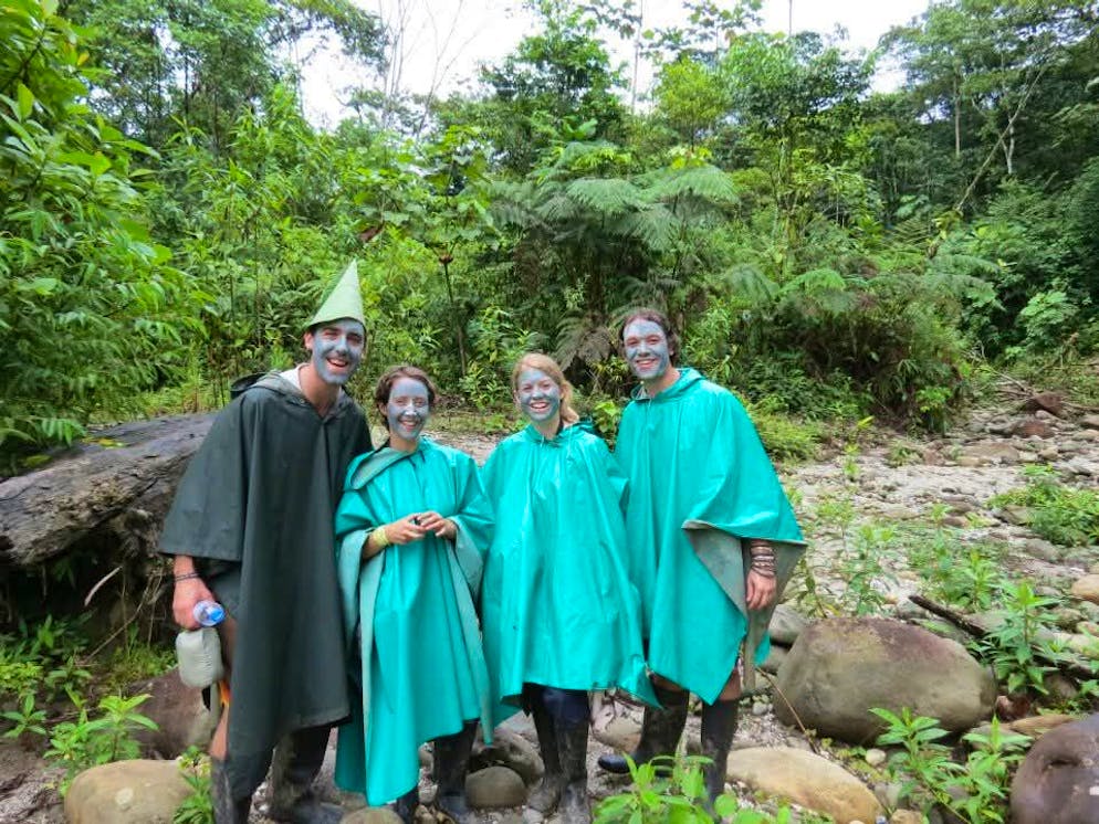 SRF-Auswanderer Isabelle und Leo Alvarado. Isabelle (Zweite von rechts) begab sich vor 13 Jahren auf eine Ecuador-Reise, die ihr Leben für immer verändern sollte. 