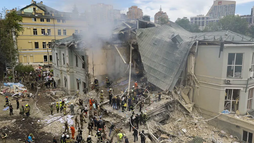 Ein bei einem russischen Raketenangriff schwer beschädigtes Kinderspital in Kiew. (8. Juli 2024)