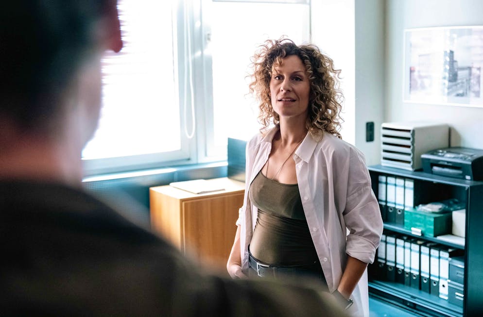 «Tatort» im Check: Kann man Unzurechnungsfähigkeit bei einer Straftat vortäuschen?. Ira Klasni? (Alessija Lause), die im letzten Dortmunder «Tatort: Cash» vor knapp einem Jahr eingeführt wurde, leitet nun die Mordkommission. Und sie ist durchaus eine Chefin mit Haaren auf den Zähnen, wie Ex-Chef Faber (Jörg Hartmann) erfahren muss.