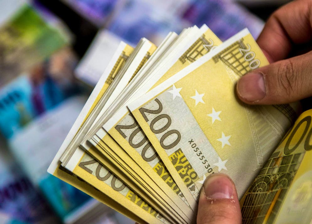 La France devrait emprunter, comme prévu, un montant record de 310 milliards d'euros (image d'illustration, archives).