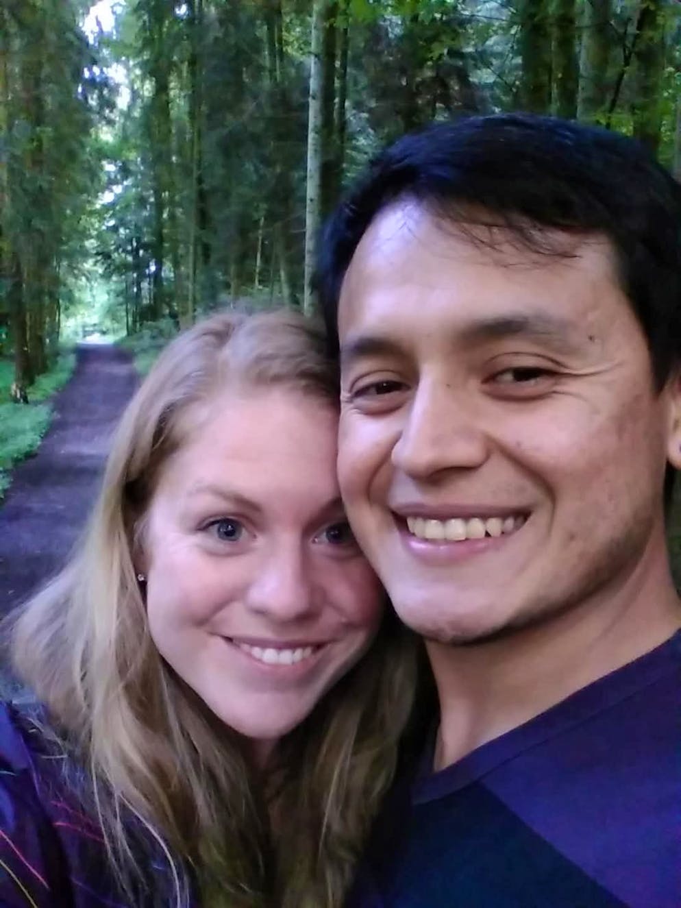 SRF-Auswanderer Isabelle und Leo Alvarado. Anschliessend nahm er sie mit auf eine Radtour zu Wasserfällen. Die beiden verliebten sich. 