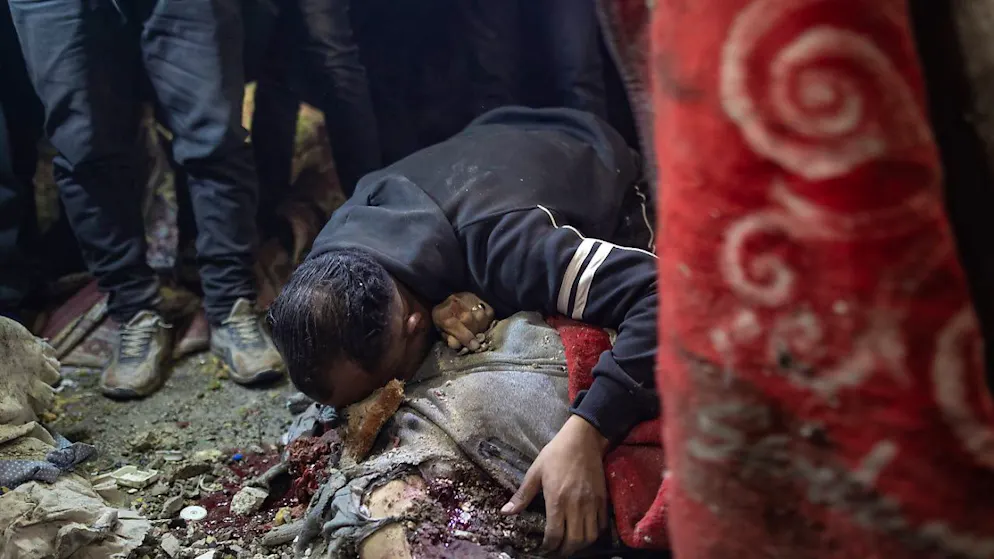 Gaza: MSF accuse Israël de «nettoyage ethnique», HRW de «génocide» - Gallery. "Nous voyons des signes évidents de nettoyage ethnique alors que les Palestiniens sont déplacés de force, pris au piège et bombardés", dénonce dans le rapport Christopher Lockyear, secrétaire général de MSF.