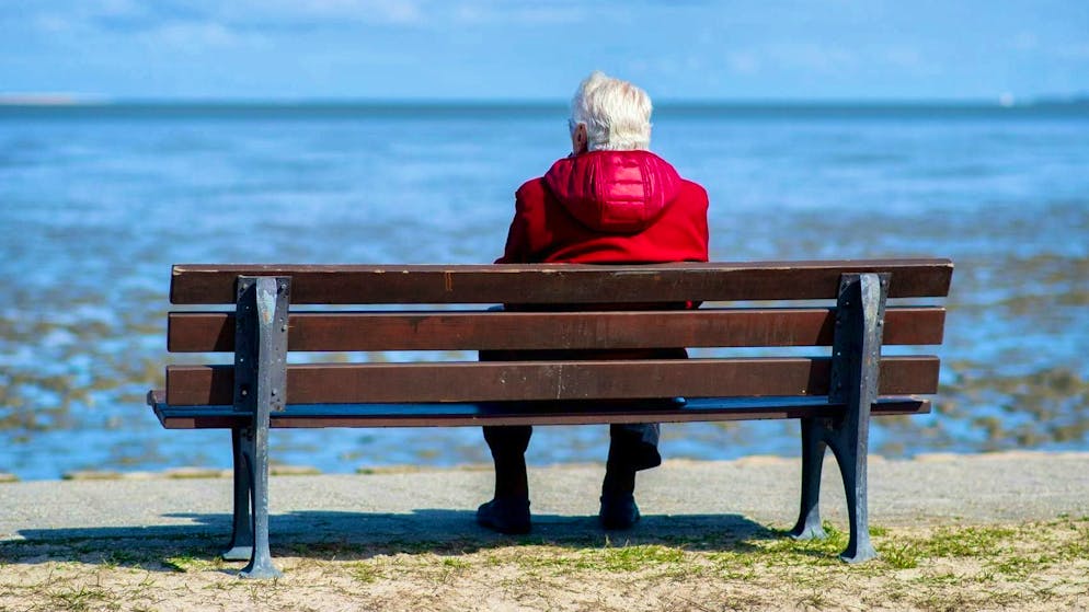 In 2023, a Schaffhausen resident lost his wife. Her voluntary payments into the pension fund were probably in vain. (symbolic image)