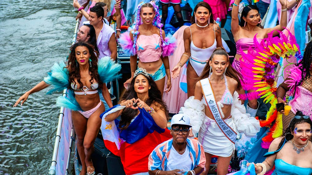 In 2023, 22-year-old Rikkie Kolle from Amsterdam (with sash) was the first trans woman to win the title of "Miss Netherlands". (archive picture)