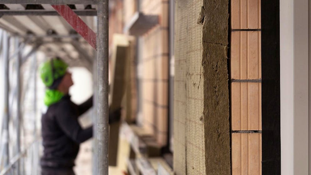 In un cantiere il lavoro non manca mai.