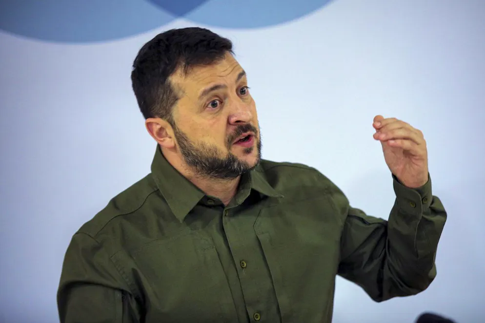 L'obiettivo di Volodimir Zelenski è entrare nella Nato e tutto il resto può valere semmai come soluzione ponte. 