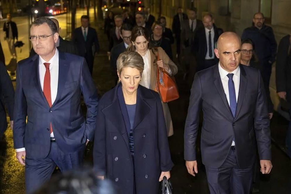 19 marzo 2023: Keller-Sutter, Berset e Jordan stanno per annunciare l'acquisizione di CS da UBS