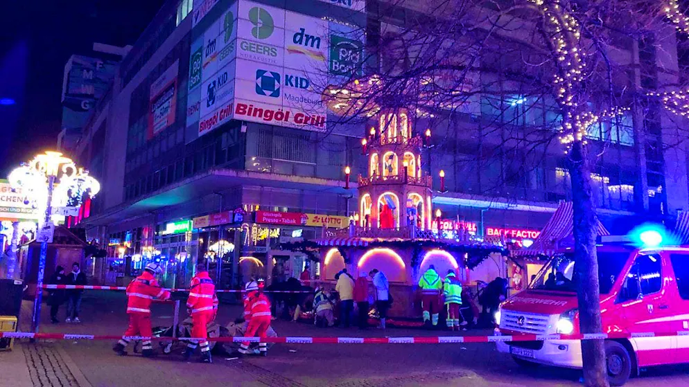 Rescue workers in action at the Christmas market in Magdeburg. Photo: Dörthe Hein/dpa-Zentralbild/dpa