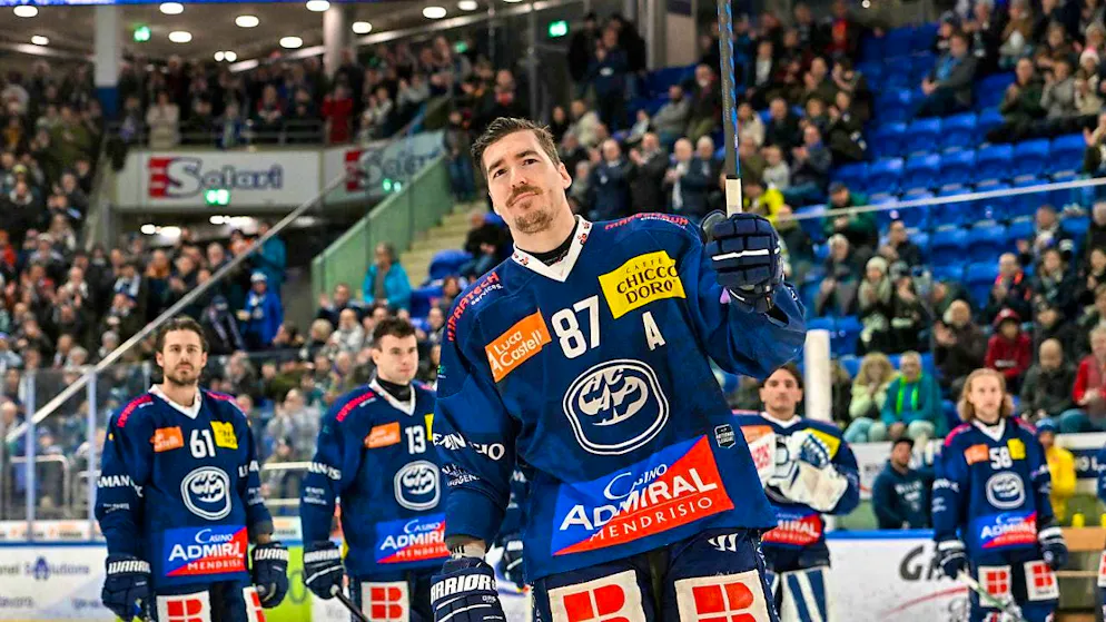 Dario Bürgler celebrates with the fans