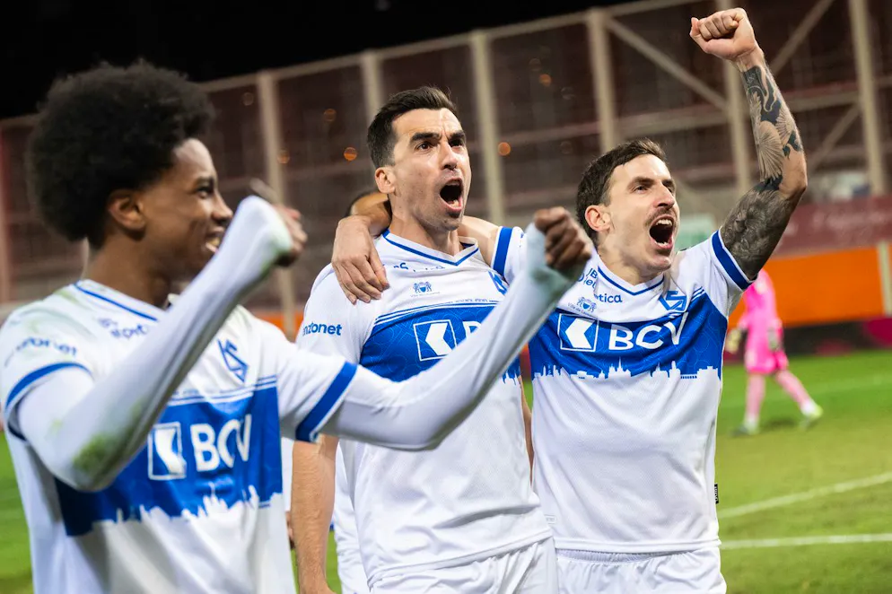 Noe Dussenne, gauche, avec Olivier Custodio en Super League