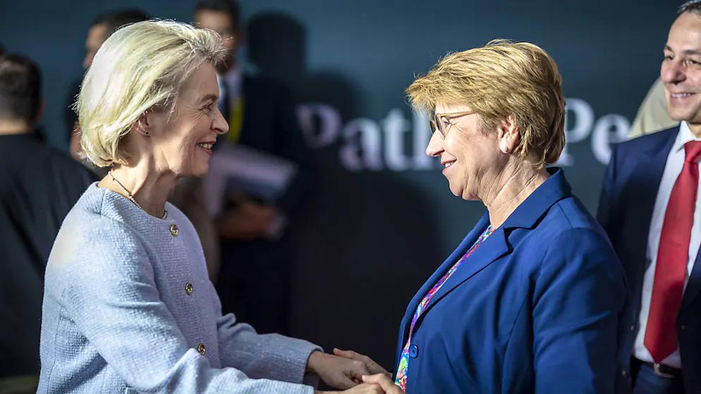 Ursula von der Leyen, ici avec la présidente de la Confédération Viola Amherd lors du sommet du Bürgenstock sur l'Ukraine l'été dernier, rencontre le Conseil fédéral ce vendredi sur les Bilétérales III à Berne.