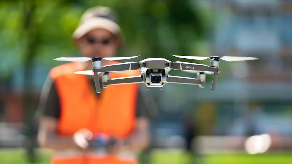 Le Conseil fédéral veut réglementer plus strictement l'espace aérien suisse pour les drones à l'avenir (photo d'archives)