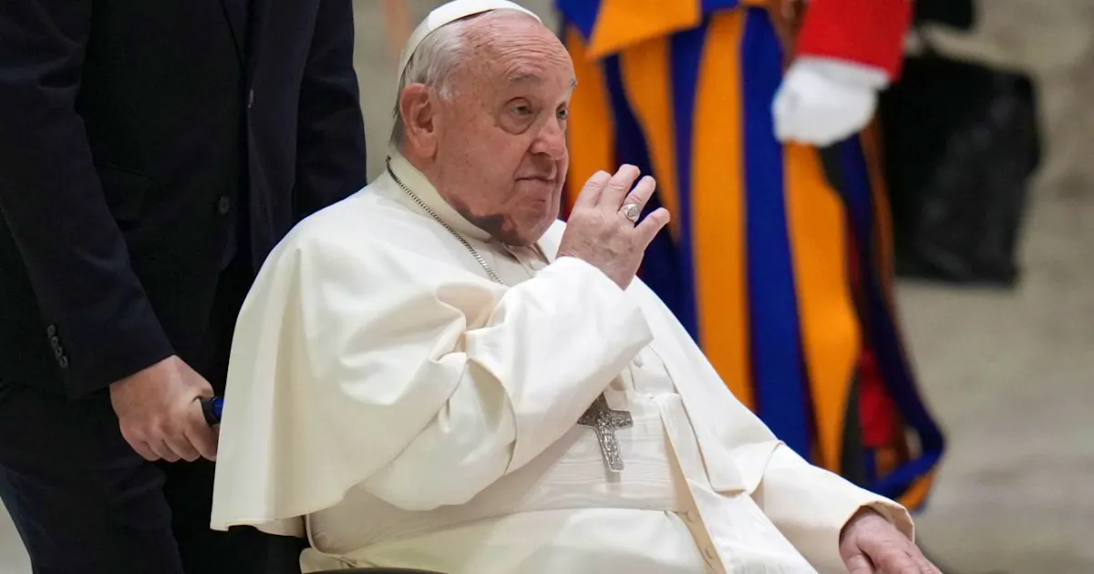 Vatican: Pope Francis wants to pray from home due to cold | blue News