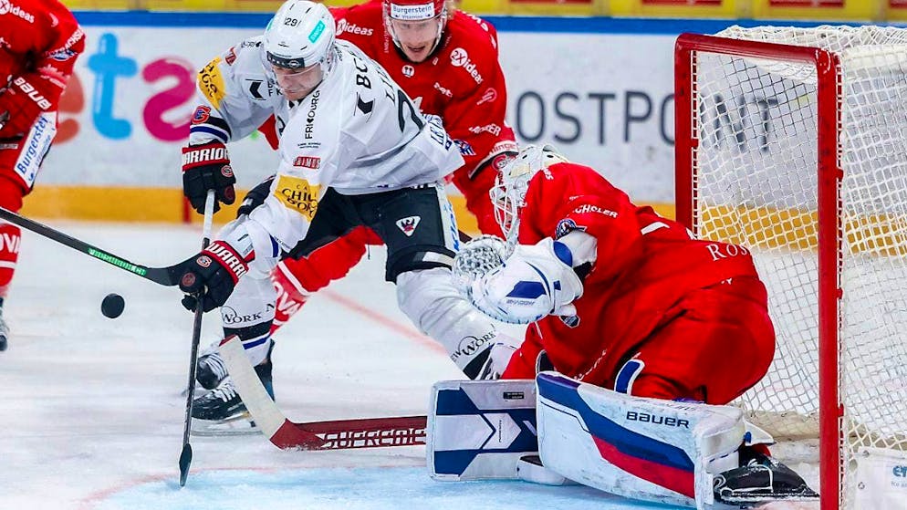 Great spectacle in Kloten, video trouble at ZSC - Gallery. Lakers goalie Ivars Punnenovs celebrates a shutout in the 4-0 win against Fribourg-Gottéron