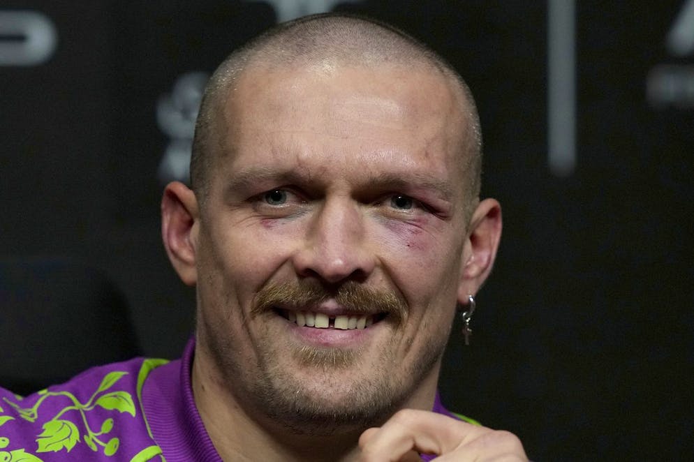 Auch Oleksandr Usyk hat ordentlich etwas abbekommen, wie sein blaues Auge verrät.