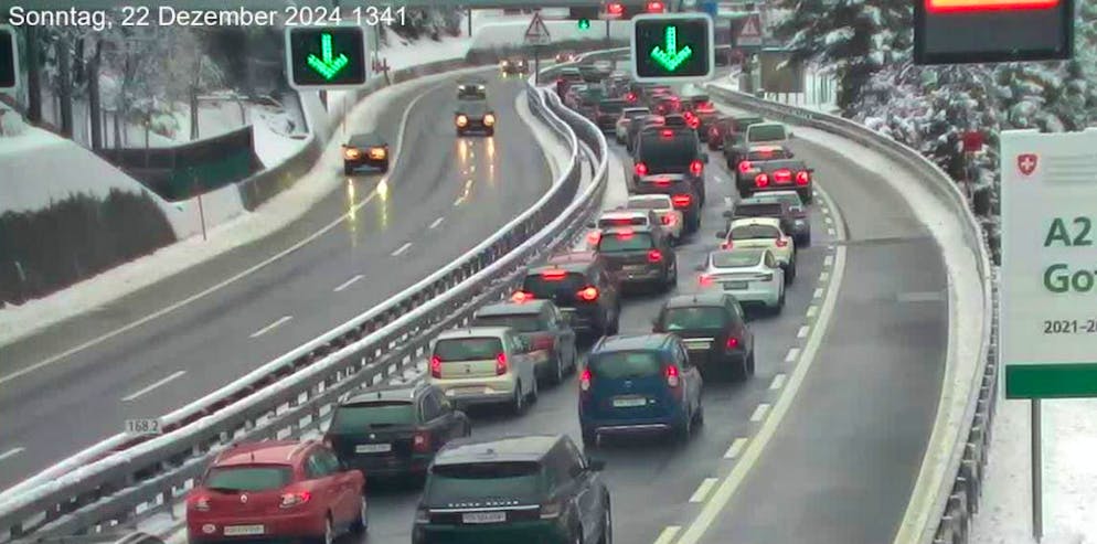 On Sunday, December 22, patience is required at the Gotthard.