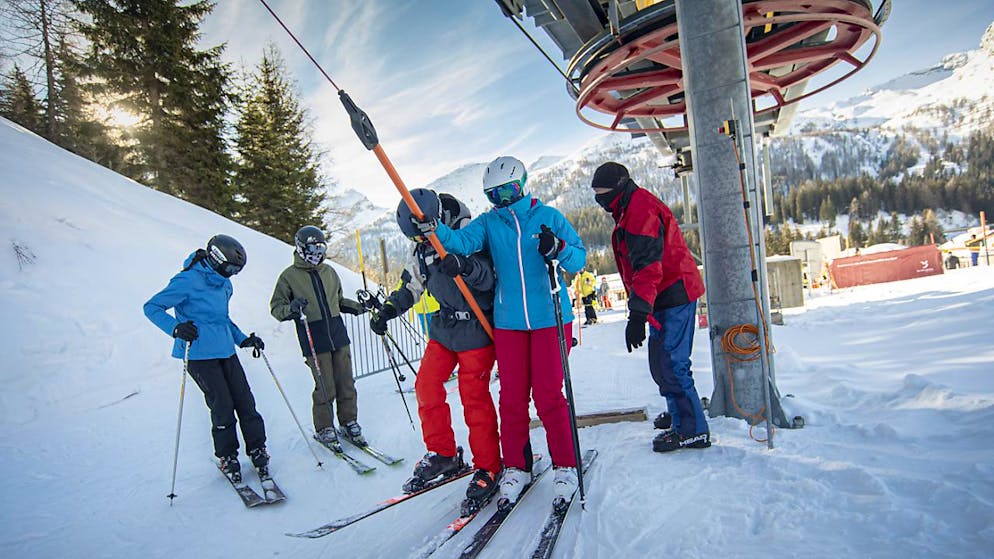 Stirrup hit man on the head. Employee sentenced after ski lift accident in Valais