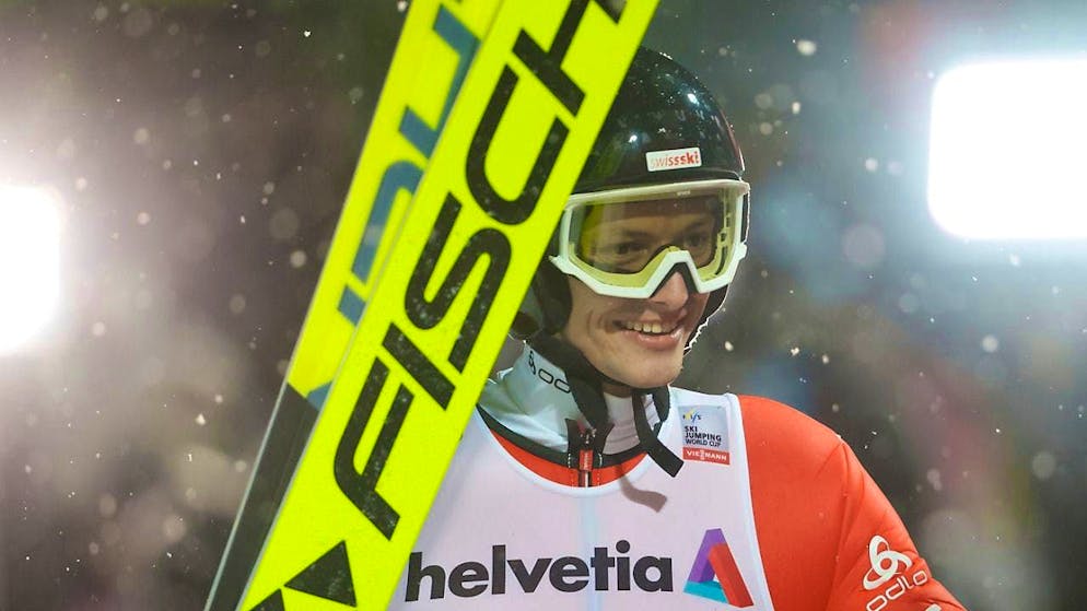 Gregor Deschwanden is also happy about a 5th place in the snowstorm of Engelberg.