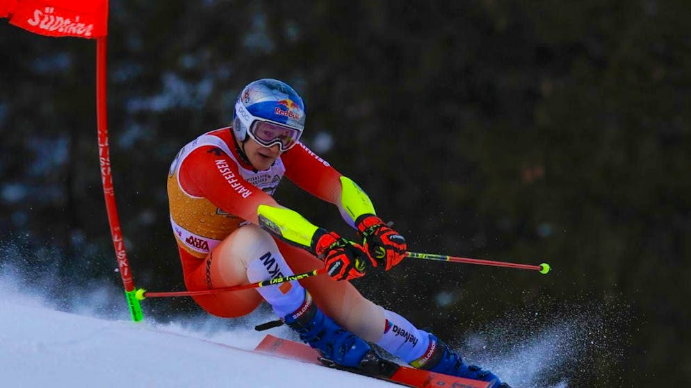 Marco Odermatt is in 3rd place with a minimal deficit