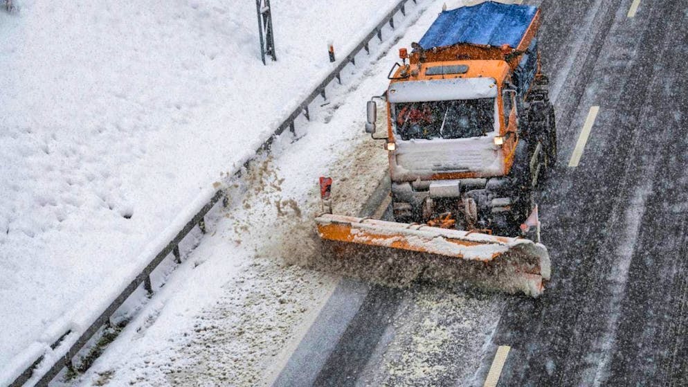 To make it easier for such vehicles to pass, the Uri cantonal police stopped traffic on the Gotthard highway shortly before midday on Sunday. (archive picture)