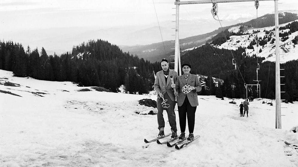 90 years of flirtation and skiing adventures on the 