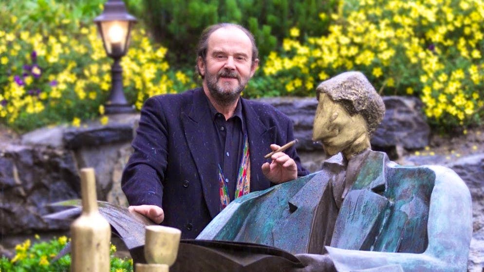 We had to say goodbye to these stars in 2024. <strong>20.12. Kurt Laurenz Metzler (83):</strong> The Swiss artist was known for his colorful sculptures made of fiberglass and polyester.