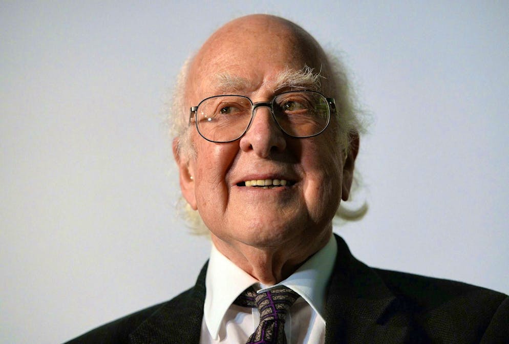 We had to say goodbye to these stars in 2024. <strong>08.04. Peter Higgs (94):</strong> His theory on the mass of elementary particles made the Englishman and Nobel Prize winner Peter Higgs world-famous.