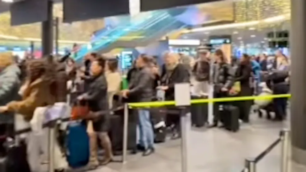 Am Flughafen Zürich kommt es zu längeren Wartezeiten.