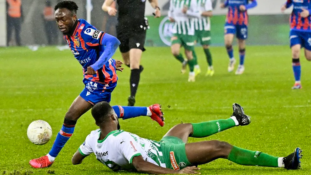 Bénie Traoré (à gauche) avait été expulsé contre St-Gall.