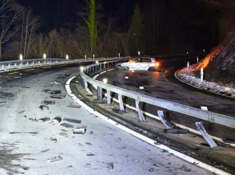 Les trois occupants n'ont été que légèrement blessés dans l'accident. 